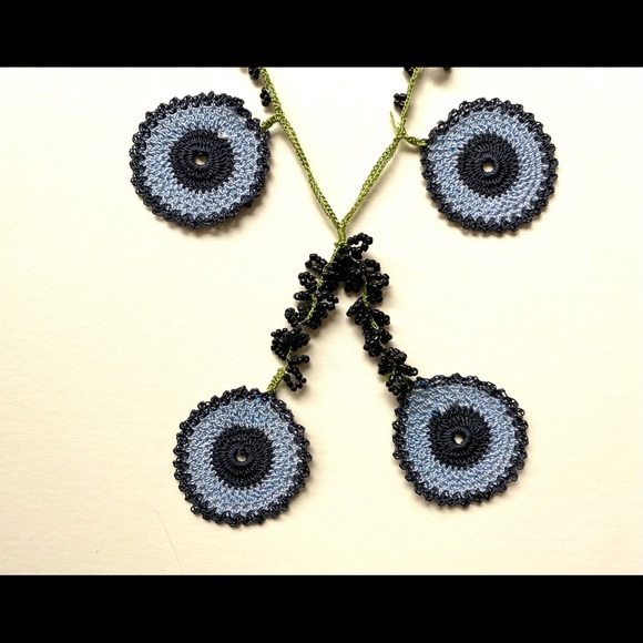 Hand made crochet necklace - Picture 2 of 3